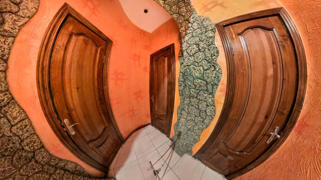 La Vitalie Guest House Chisinau Bagian luar foto
