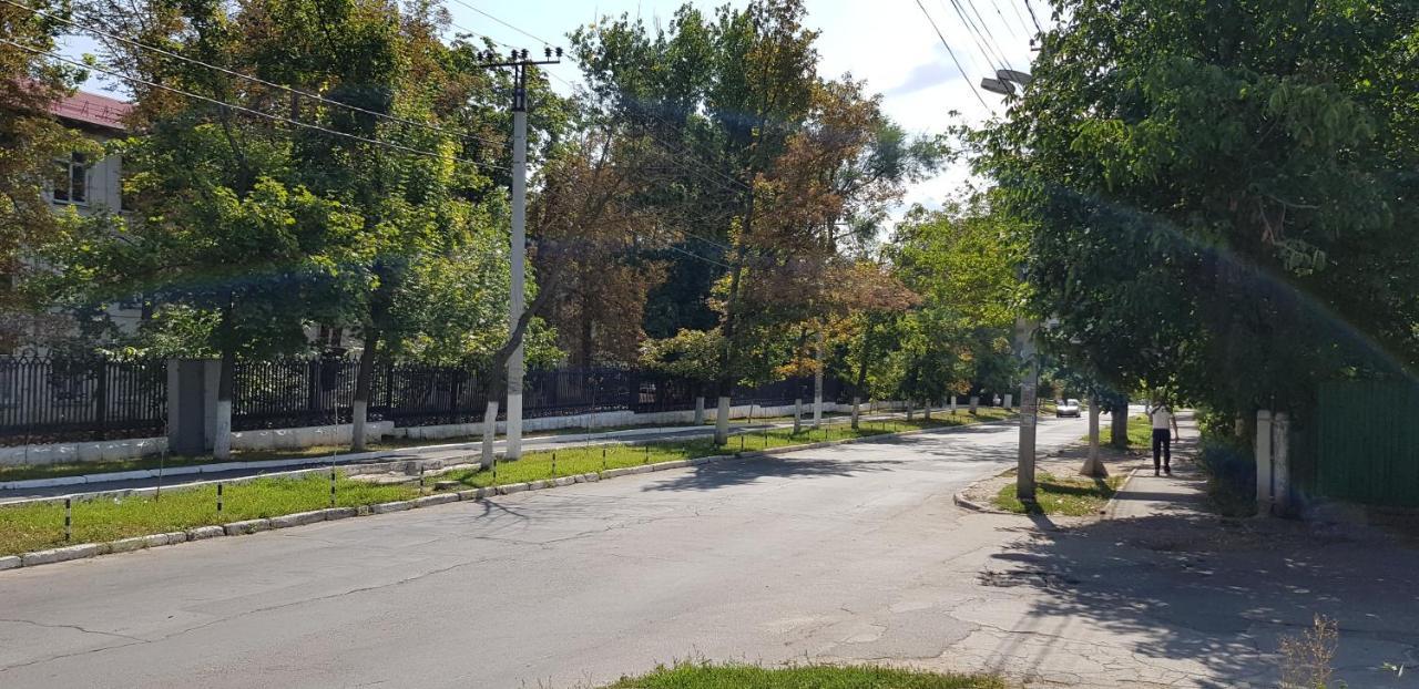 La Vitalie Guest House Chisinau Bagian luar foto